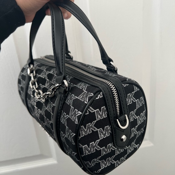 Michael Kors Zooey sm barrel bag - Picture 2 of 4